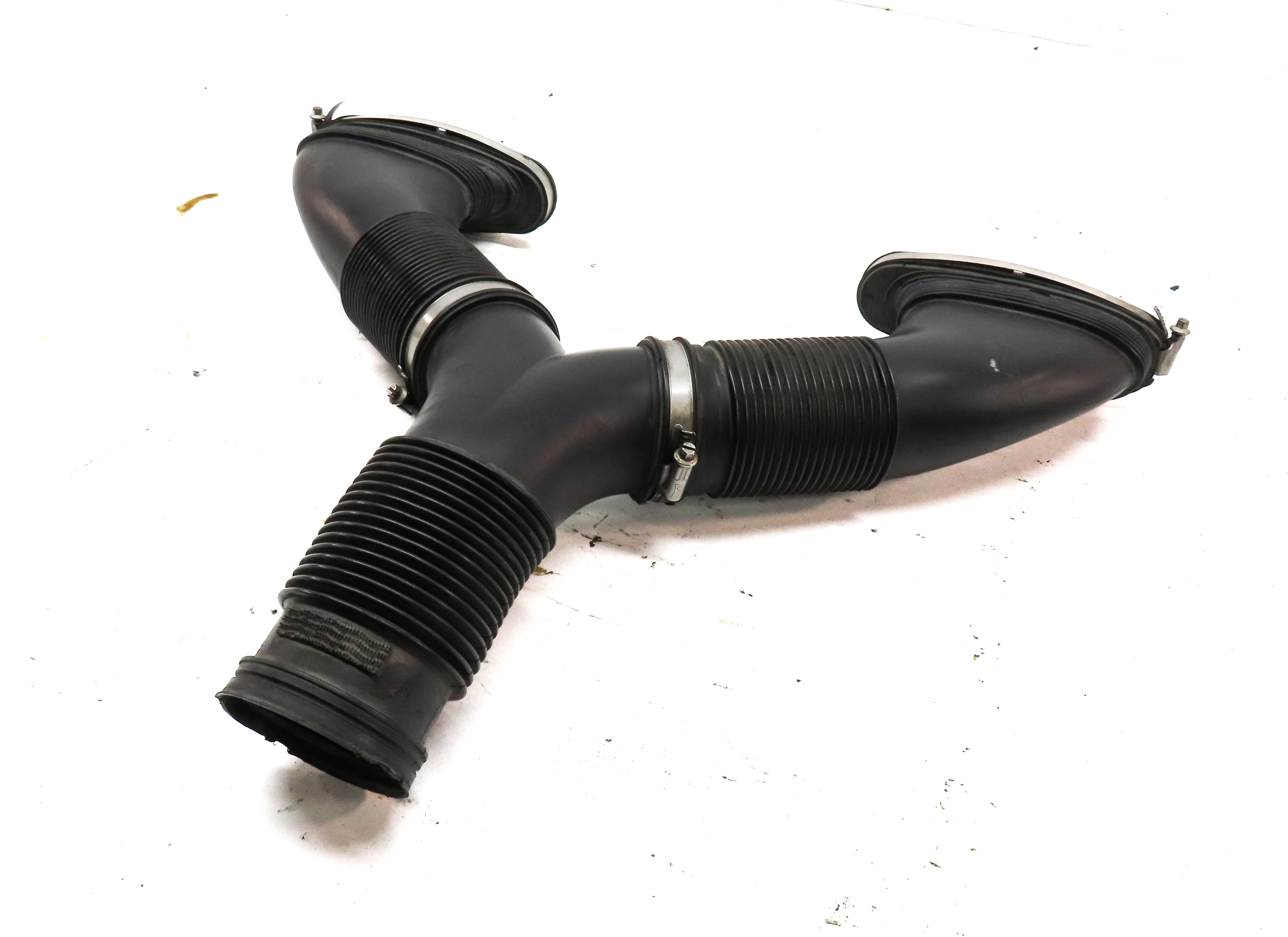 2011 PORSCHE PANAMERA (970 G1) 3.6L (M46.20) ENGINE AIR INTAKE Y PIPE HOSE DUCT — exact item pictured